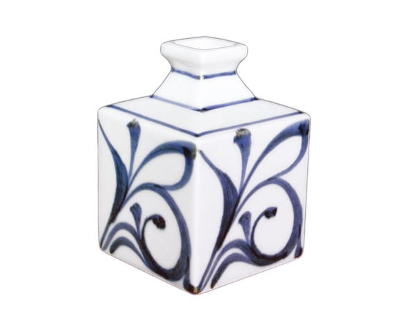 砥部焼・梅山窯・ミニ角瓶（小）唐草【和食器通販e-tobeyaki.com】