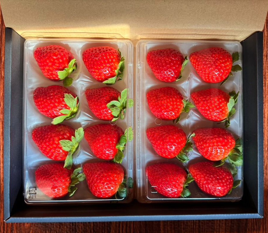 中里苺園　ギフトBOX （中）とちあいか