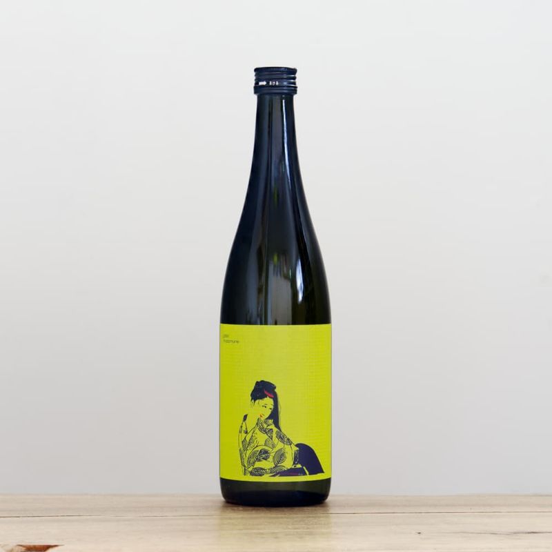 �ڴ�������FUZZY GREEN���ܾ�¤��720ml