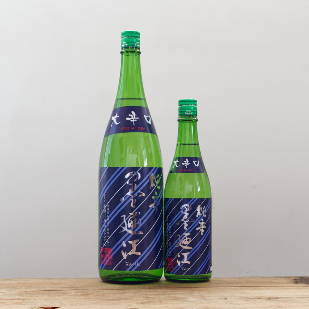 老舗大型墨たっぷり214gお得に！
大型作品用欠傷使用有為 墨廼江 大辛口 夏の純米 720ml