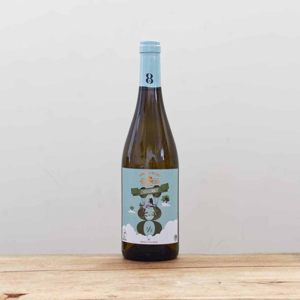 オチョ・イ・メディオ シャルドネ2024白