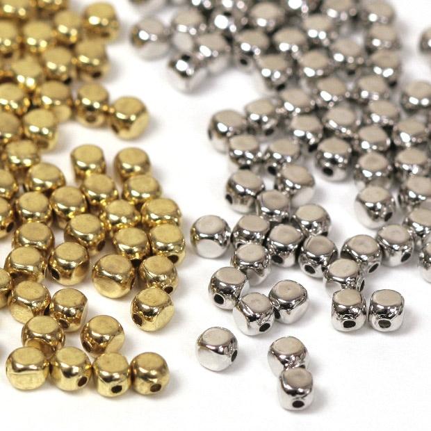 ビーズ　メタルビーズ　3×3mm ゴールド・シルバー