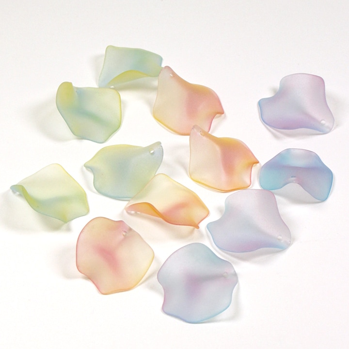 ヴィトライユビーズ 花びら アクリルパーツ つや消し L 4ヶ