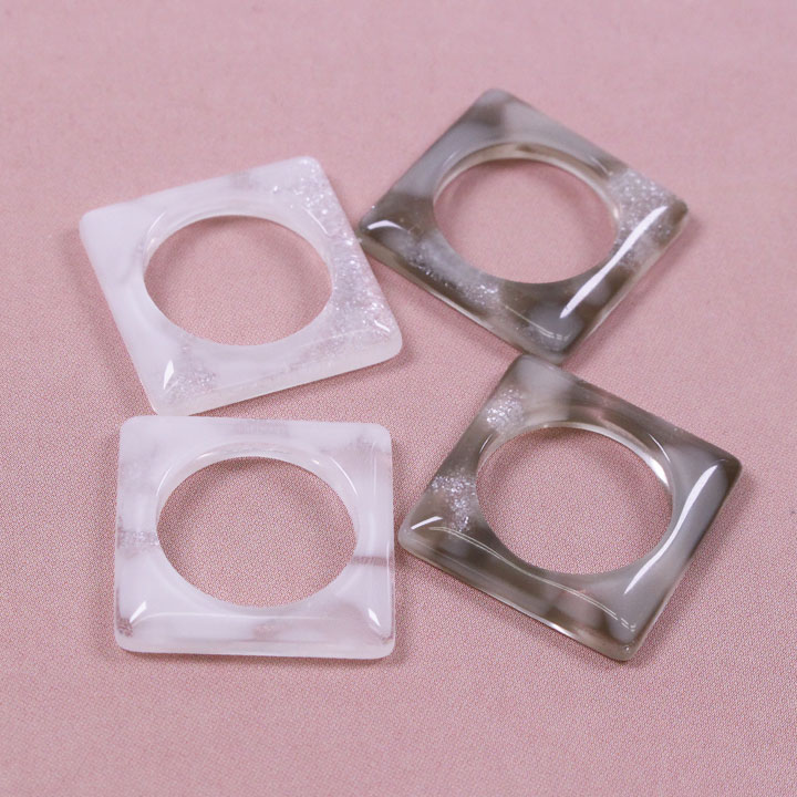 【お買い得品】ポリパーツ 四角 丸くりぬき 約20mm 2ヶ