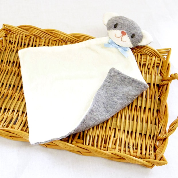 me-in beby　こねこ付きタオルにぎにぎキット