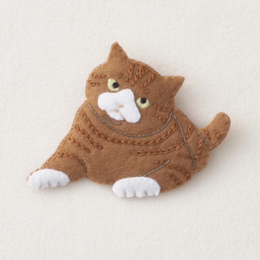 フェルトと刺繍でつくる猫のブローチ キット 茶トラ NSB-4