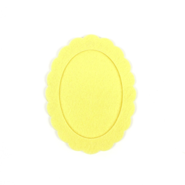 刺しゅう額　RICO　Felt frame yellow oval 10.5×14cm