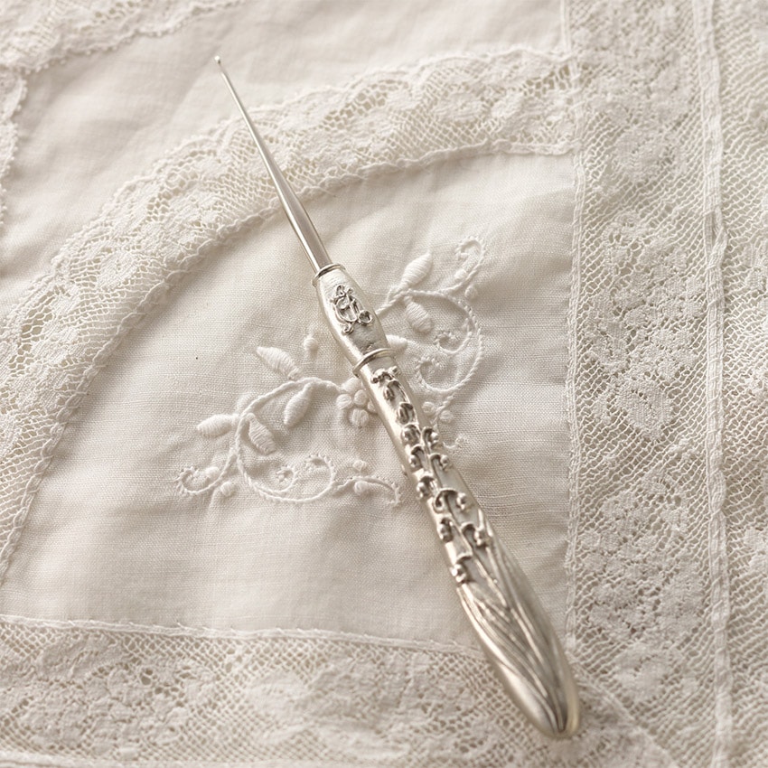 クロバー ポルトボヌール すずらんレース針＜No.10＞ 79-599 錫(スズ)製品