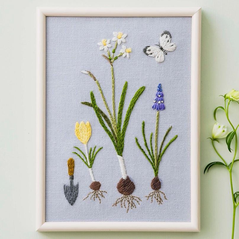 青木和子 お庭のスケッチブック 球根のスケッチ No.542207 ／ コスモ 刺繍キット フレーム付き