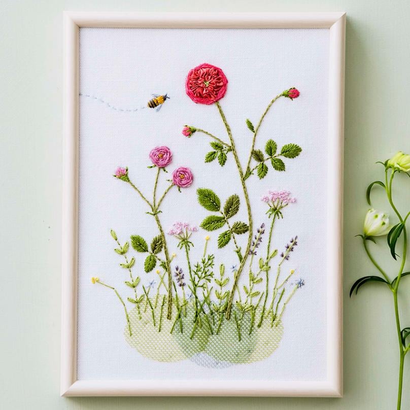 青木和子 お庭のスケッチブック 小さなローズガーデン No.542208 ／ コスモ 刺繍キット フレーム付き