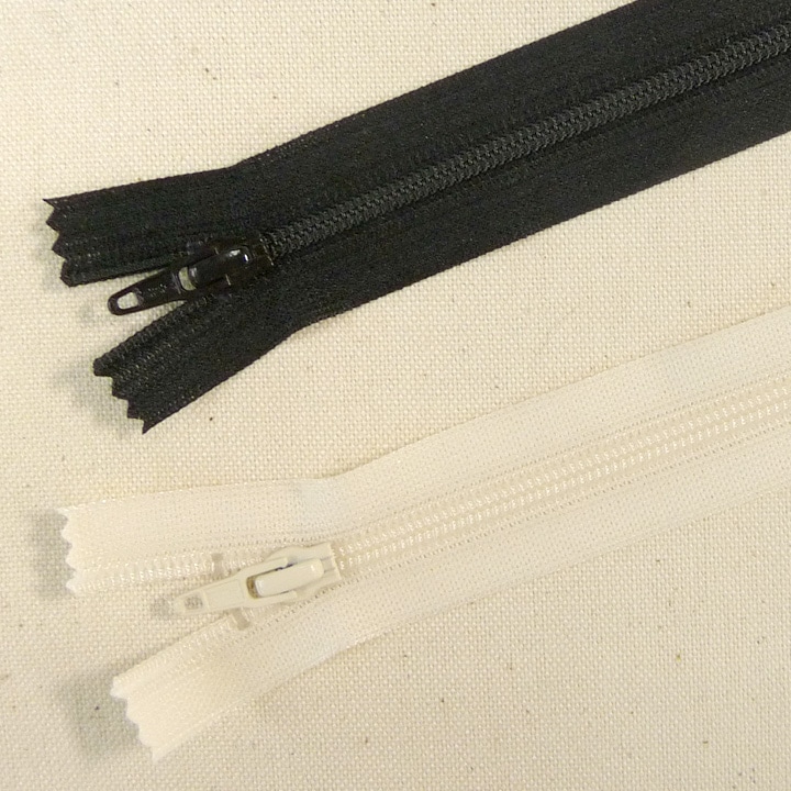 YKKフラットニットファスナー　50cm　25FK-50F