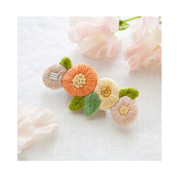 piece K.omonoさんの刺しゅうアクセサリーキット fioret hair accessory orange