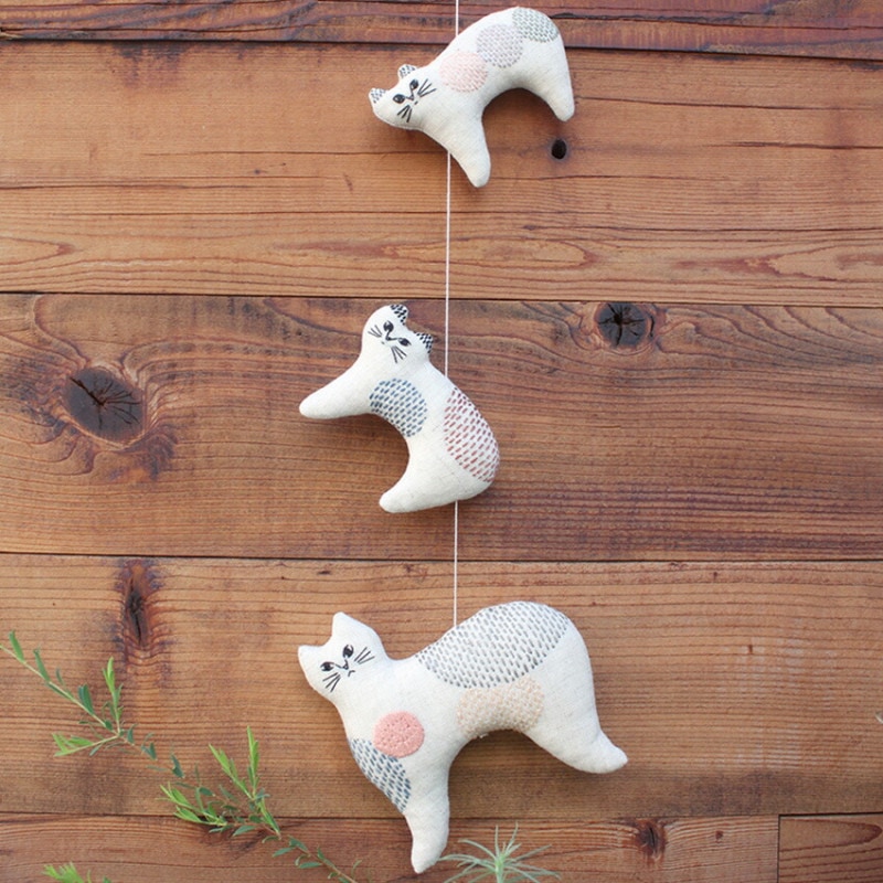 nekogaoさんの刺しゅうブローチキット ミモザ PHC-103-1 / piece ねこ