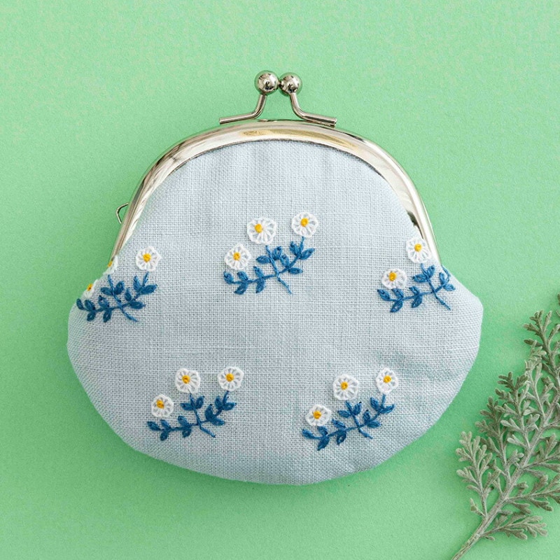 戸塚刺しゅう × 星燈社 フリーステッチキット 星あかりの刺繍手帖 534 がま口 むくげ