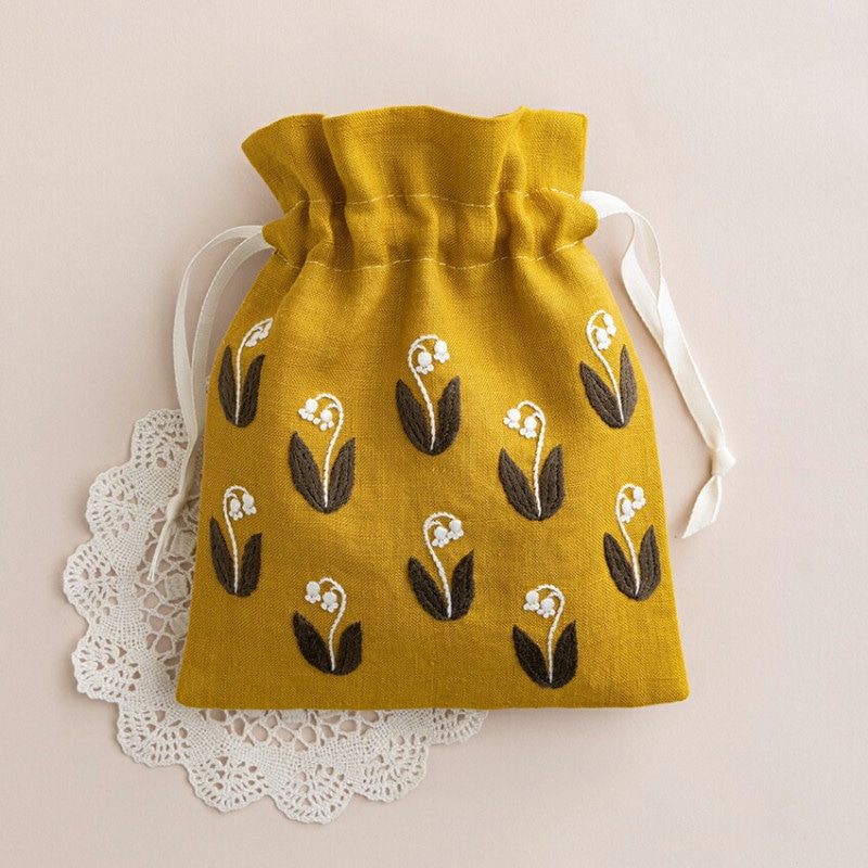 戸塚刺しゅう × 星燈社 フリーステッチキット 星あかりの刺繍手帖 巾着袋 すずらん 540