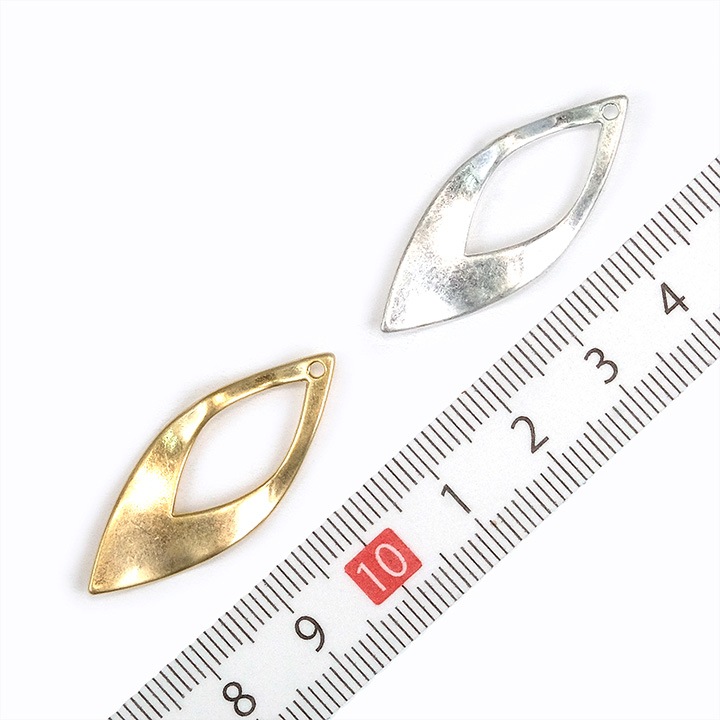 【お買い得品】メタルウォンメッキ マーキス くりぬき 波線1穴 1ヶ