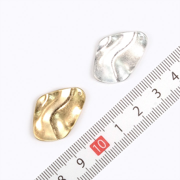 【お買い得品】メタルウォンメッキ 変形プレート 波線 1穴 2ヶ