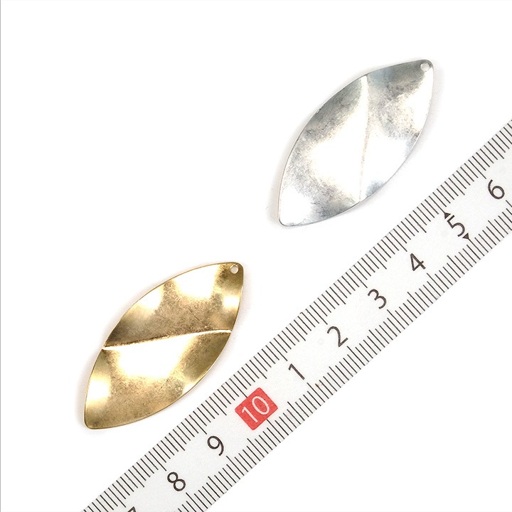 【お買い得品】メタルウォンメッキ マーキス プレート 波線1穴 1ヶ