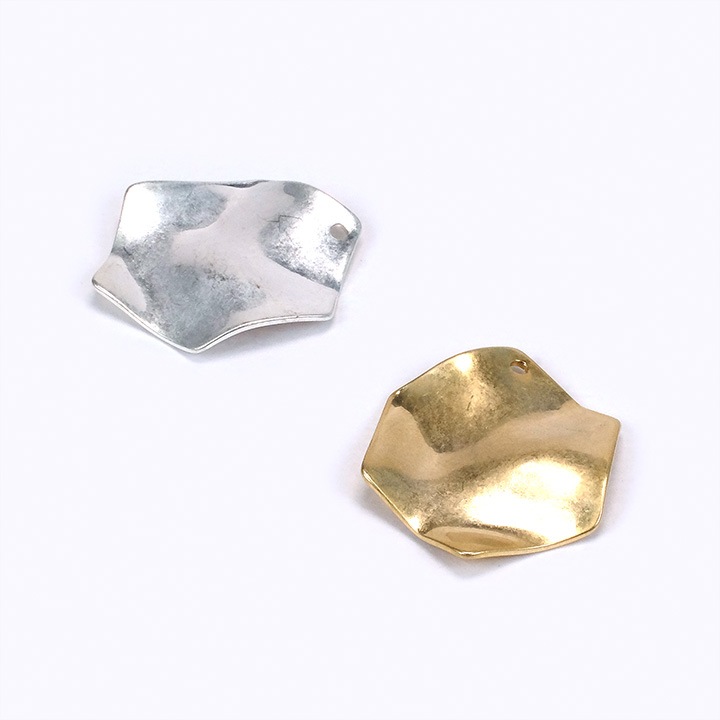 【お買い得品】メタルウォンメッキ 六角形プレート波線 1穴 1ヶ