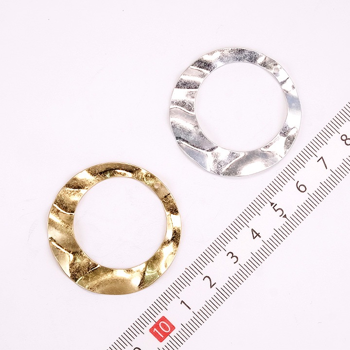 【お買い得品】メタルウォンメッキ 丸くりぬき 波線 1穴 約40mm 1ヶ