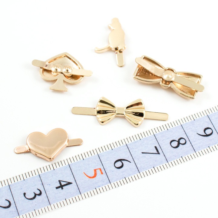 足付きメタルパーツ