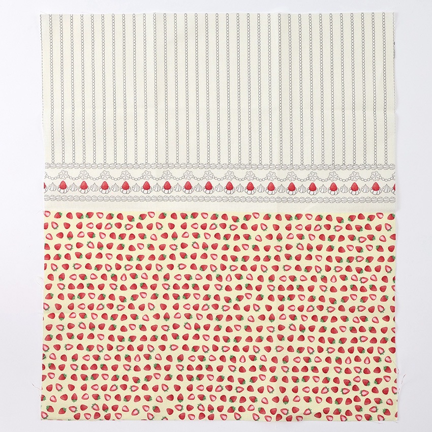 ちいさな世界のちいさな生地 ストロベリー 34×30cm カットクロス