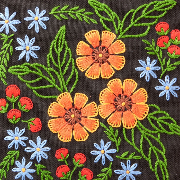 ハンドメイド　戸塚刺繍　マッチ箱の小物入れ 戸塚刺繍キット Wild Garden スクエアポーチ2 | 戸塚刺しゅう | 手芸