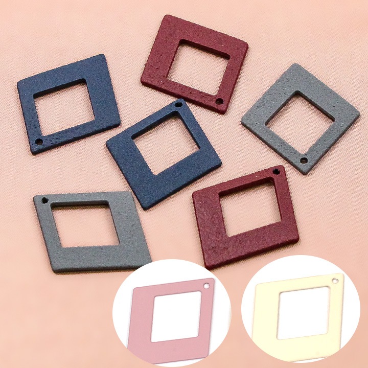 【お買い得品】【新色追加】 メタルカラーコートパーツ くりぬき角(サンド加工) 1穴 24mm