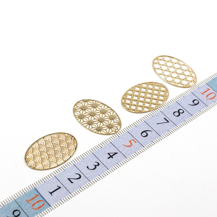 【お買い得品】和柄透かしパーツ オーバル 25×17mm ゴールド 2ケ入