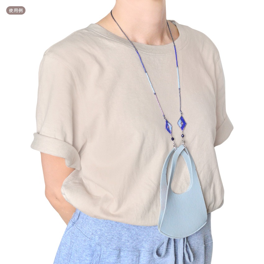 ロンバスホールのマスクホルダー