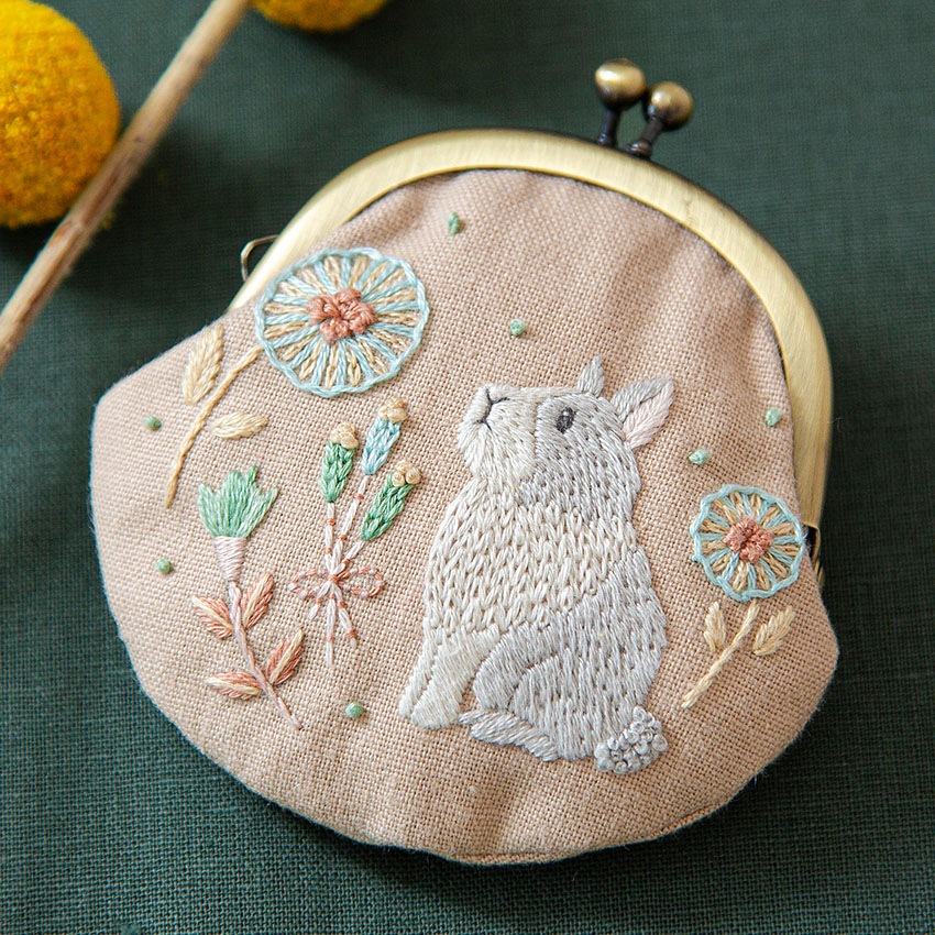 刺繍 Chicchiさんの動物刺しゅうキット やわらぎの花々とちょこんと