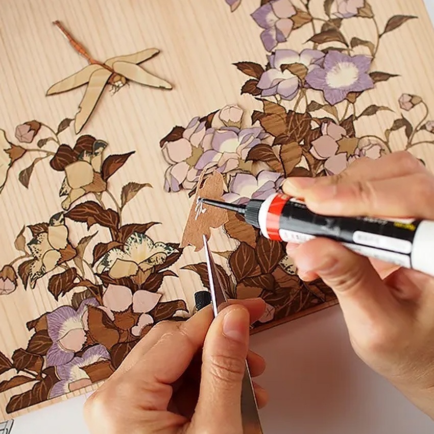 期間限定】壁掛けタイプ 葛飾北斎 「桜に鷹」古布 押絵 ハンドメイド