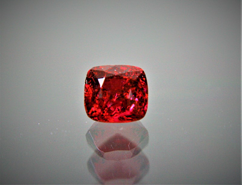 ミャンマー産のレッドスピネル ミャンマー産のレッドスピネル ミャンマー産レッドスピネル