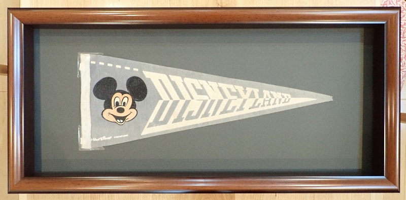 ディズニーのヴィンテージ・ペナント1 （額装済み） | ディズニーの