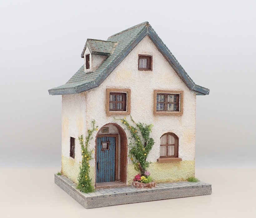 ドイツのメルヘンな家（グリーン屋根） 1/50サイズ | ミニチュアハウス
