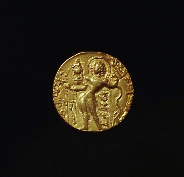 古代インド、グプタ朝チャンドラグプタ2世のディナール金貨 R