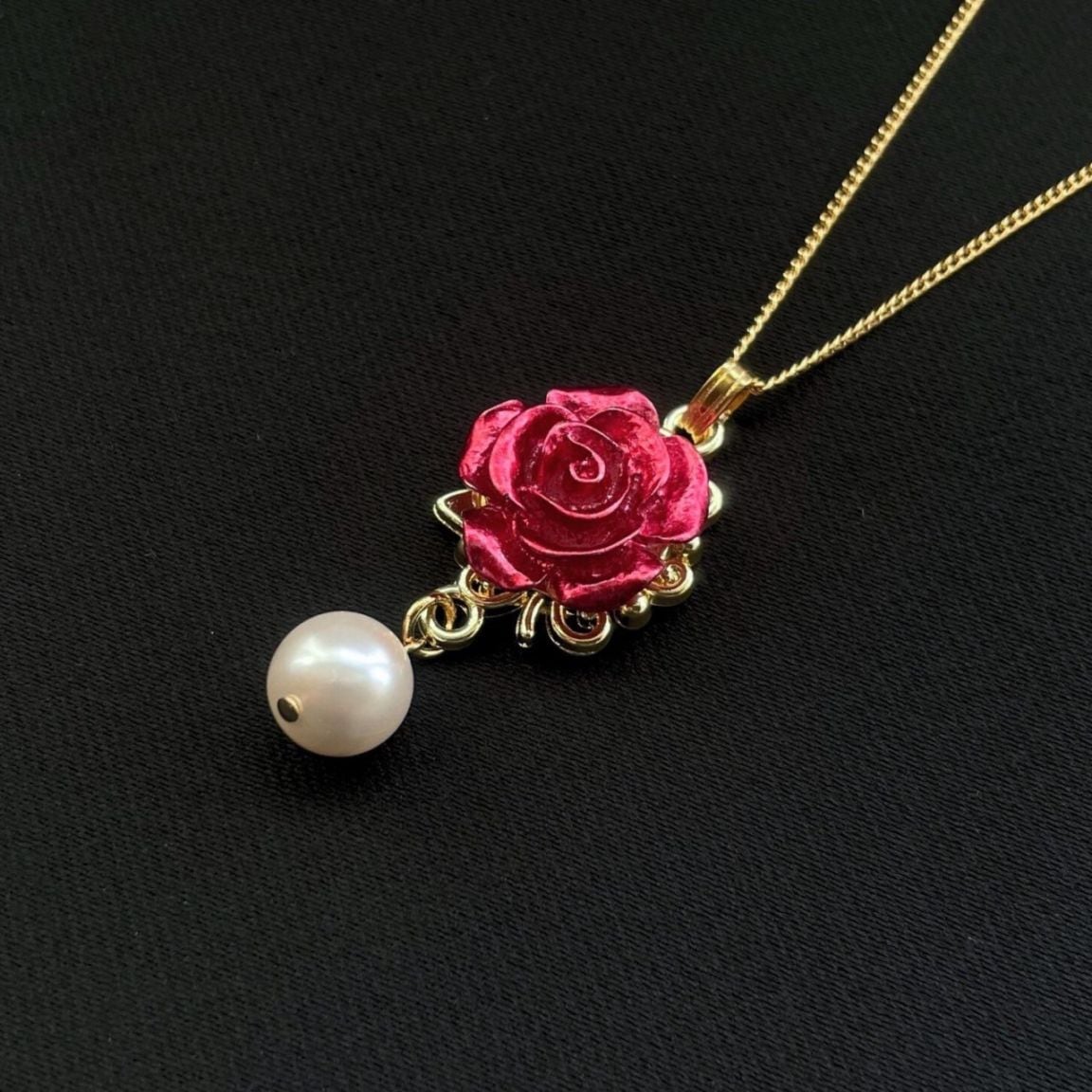 ローズネックレス