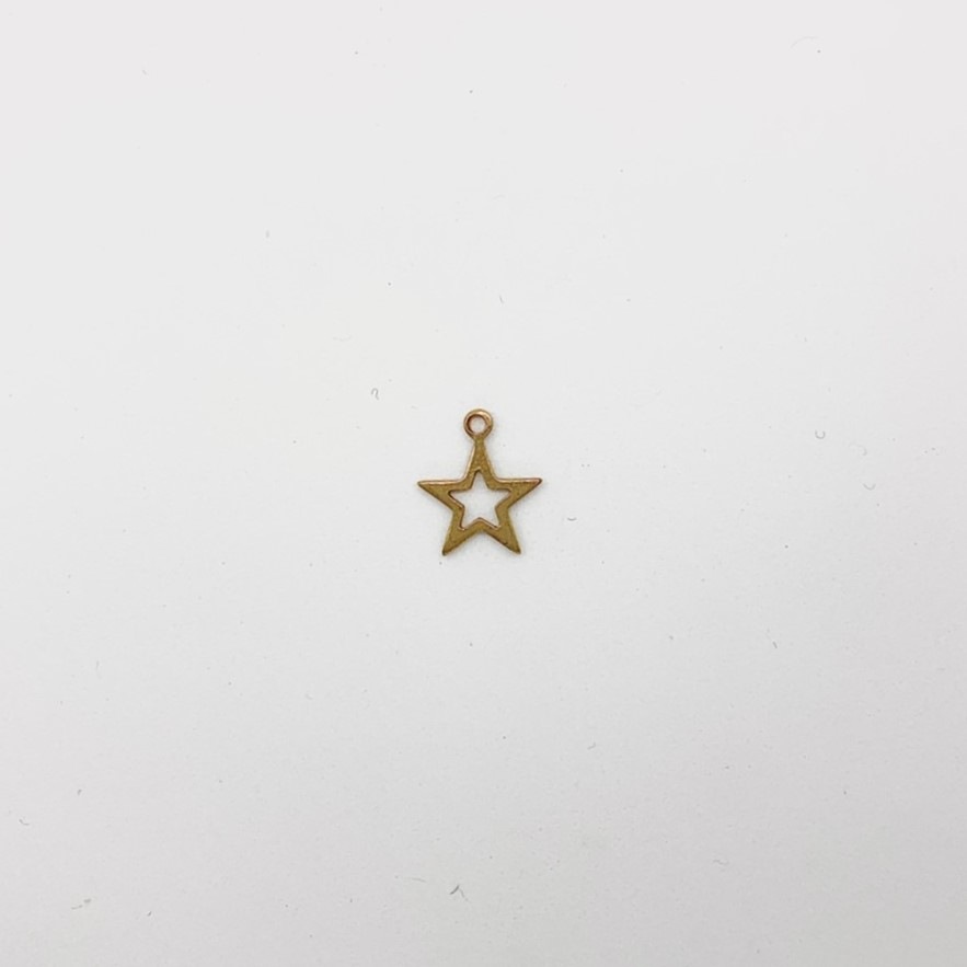 T20-779 星 中抜 カン付 入数：10個 素材：真鍮 メッキ：なし｜徳原