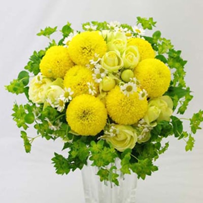 生花 ウェディングブーケ ピンポンマムのクラッチブーケ（※ブートニア付き）  バレインタイン