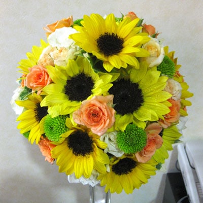 生花 ウェディングブーケ ひまわりのラウンドブーケ（※ブートニア付き）  バレインタイン