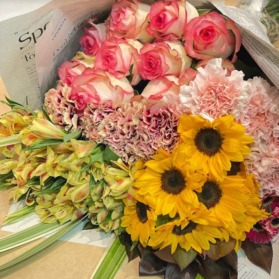 季節のお花50本の花束切り花福袋土日も出荷生花プレゼントお祝いお中元記念日ギフト税込還暦プロポーズ誕生日卒業退職