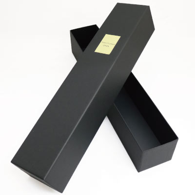 レインボーローズ 虹色のバラ 1輪 花束 生花 ブラックボックス かすみ草 カスミソウ または グリーン 葉物 アレンジ 土日対応 送料無料 虹薔薇 レインボー 虹 バラ 薔薇 誕生日 ホワイトデー 卒業式 入学 プレゼント ギフト プロポーズ 誕生日 記念日 お祝い クール便選択可能