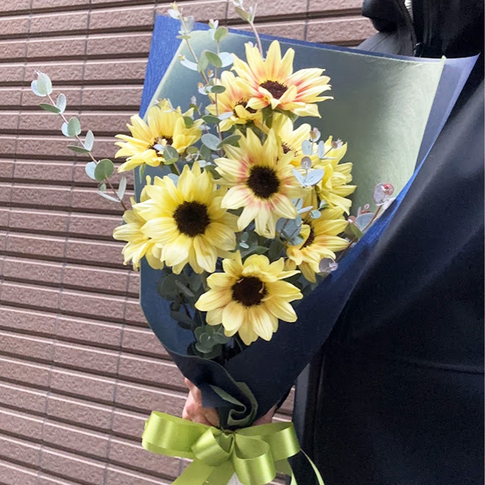 冬のひまわり 花束 品種おまかせ ヒマワリ 10本以上 グリーン ラッピング メッセージカード無料  送料無料 5日後からお届け日指定 向日葵 ギフト プレゼント ウィンター サンフラワー sunflower