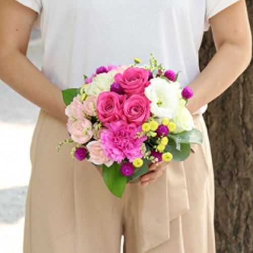 アレンジメントフラワー 生花 Loulou オレンジ ピンク 白 ギフト 誕生日 バラ アレンジ 花 別途送料 結婚祝い 結婚記念日 ホワイトデー 卒業式 入学 プレゼント クール便選択可能