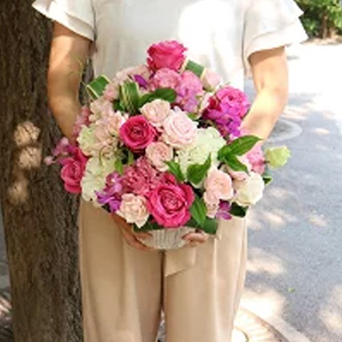 アレンジメント Loulou ギフト 誕生日 バラ フラワー 花 別途送料 生花 結婚祝い 結婚記念日 ホワイトデー 卒業式 入学 プレゼント クール便選択可能