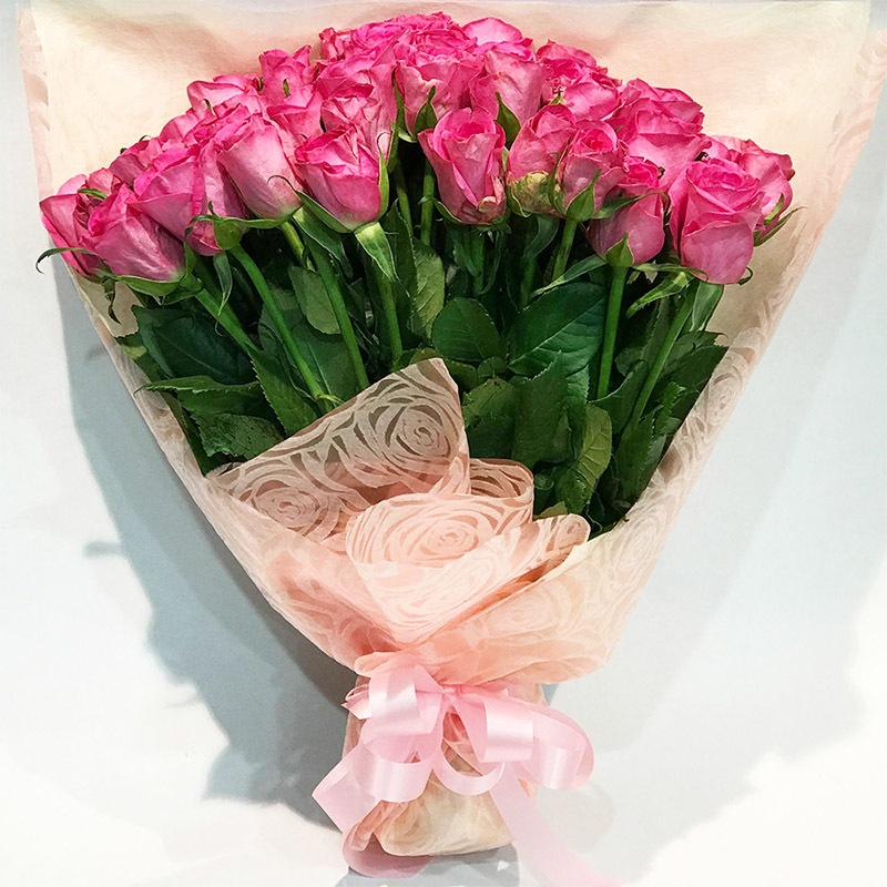 ピンクバラ50本の花束 送料無料 バラ 花束 50本 ピンク 桃色 薔薇 ブーケ 生花 入学 母の日 父の日 プレゼント ギフト お祝い 記念日 フラワー プロポーズ 結婚祝い 誕生日 退職 還暦 永遠 土日も出荷 クール便選択可能