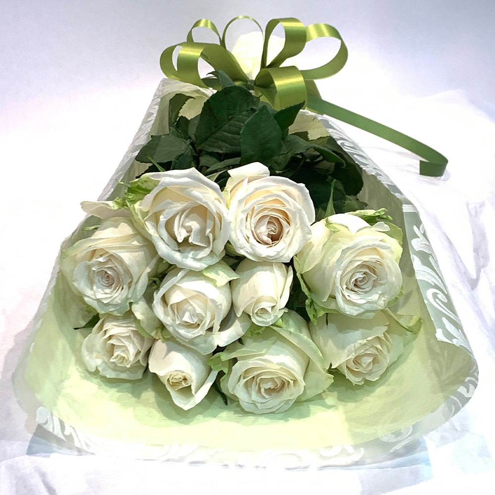 白バラ10本の花束 東京銀座クオリティー 入学 母の日 父の日 プレゼント お祝い 記念日 ギフト 送料無料 送料込み 税込 還暦 プロポーズ 誕生日 退職 還暦 【生花】 クール便選択可能