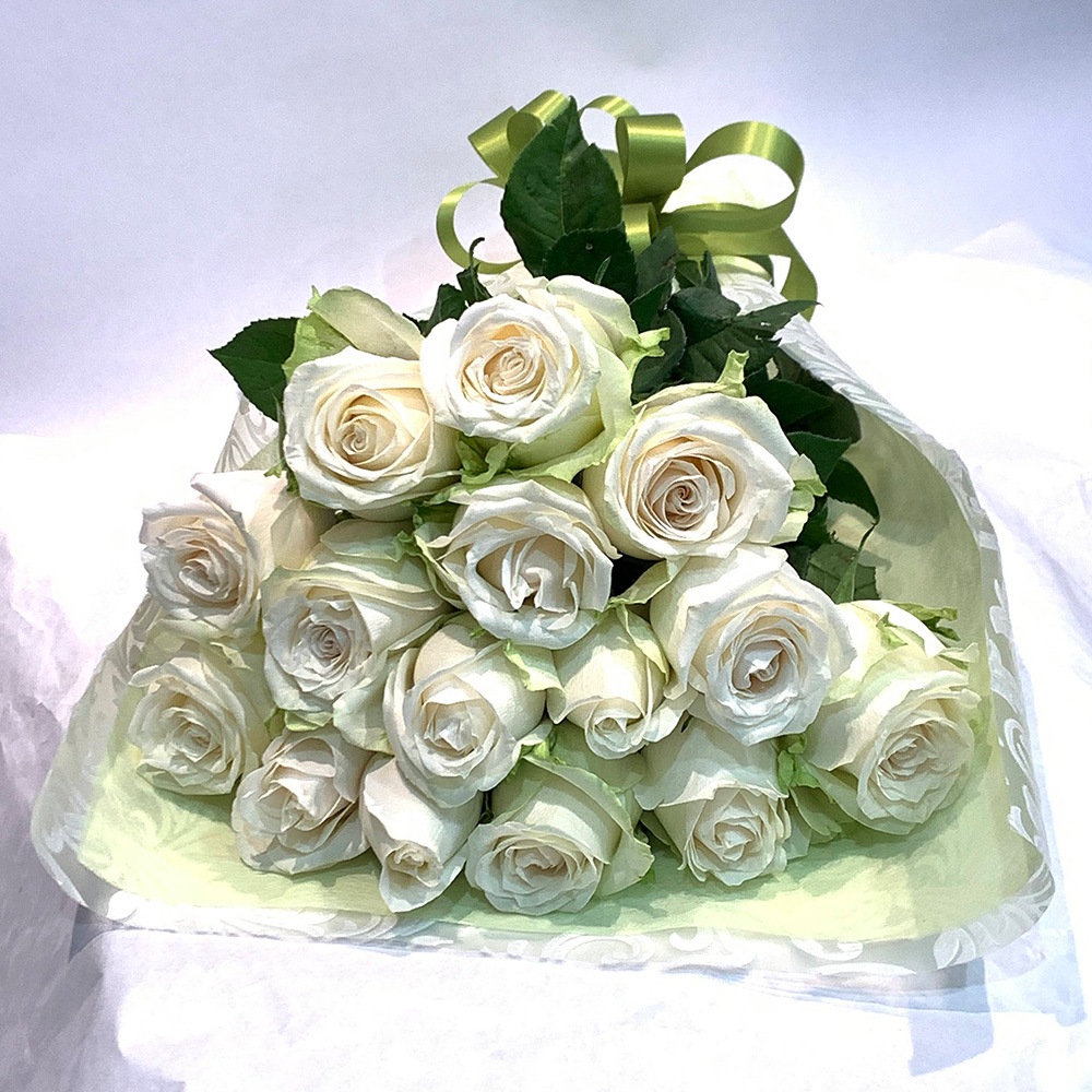 白バラ15本の花束 東京銀座クオリティー 入学 母の日 父の日 プレゼント お祝い 記念日 ギフト 送料無料 送料込み 税込 還暦 プロポーズ 誕生日 退職 還暦 【生花】 クール便選択可能