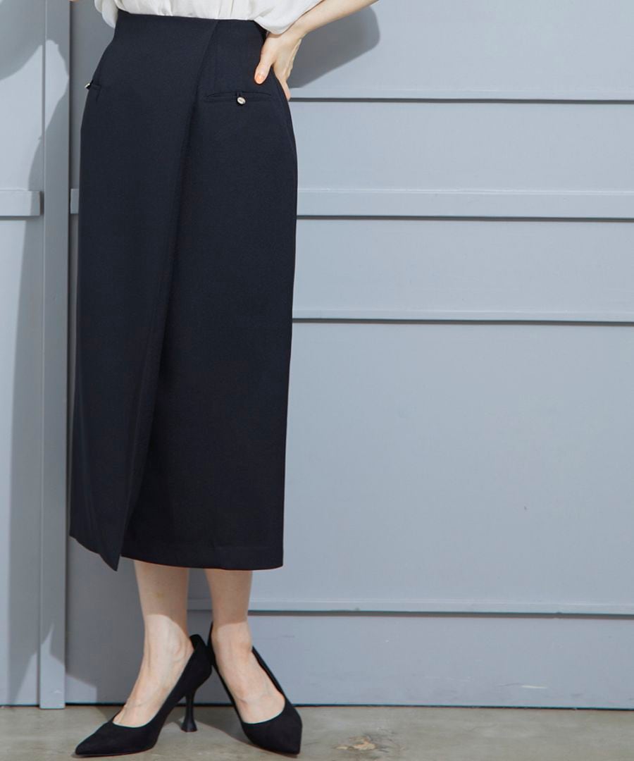 【Toteme】 パネルド スカート Black 送料関税込 TOTEME ノットディテール サテンスカート | ブラック | FARFETCH JP