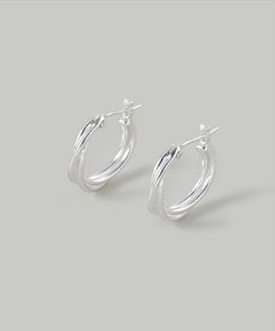 【JOLI様】Constella チェーンピアス JOLI様】Constella チェーンピアス - メルカリ